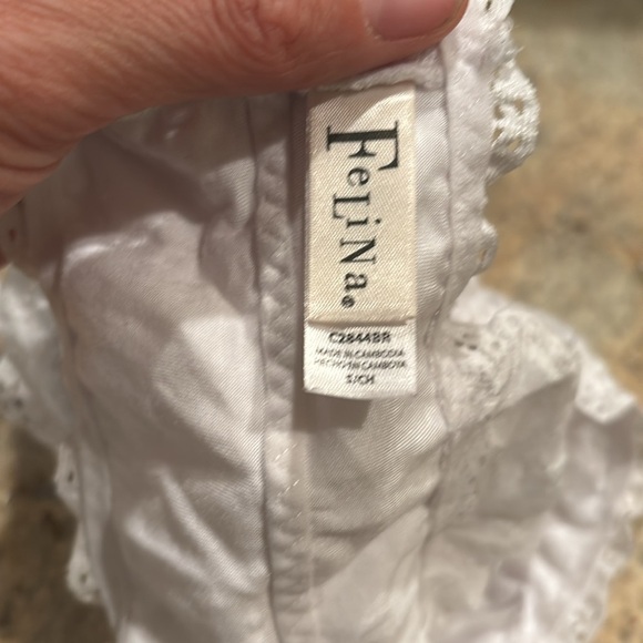 Felina Lace Bandeau in white - Picture 8 of 10